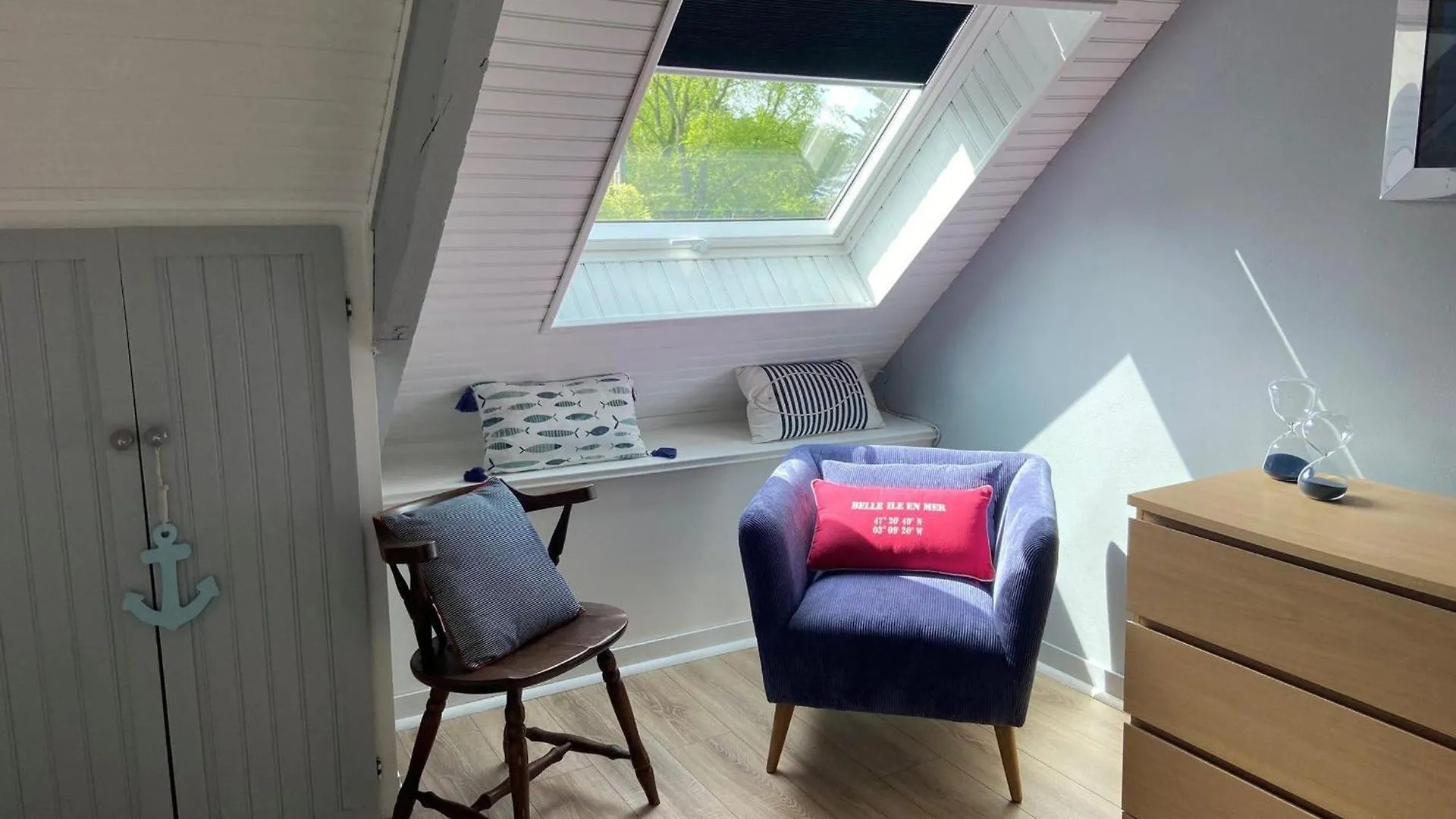 Holiday home Charmante Maison Mitoyenne Proche Centre Et Plage - Fr-1-418-259 Locmaria